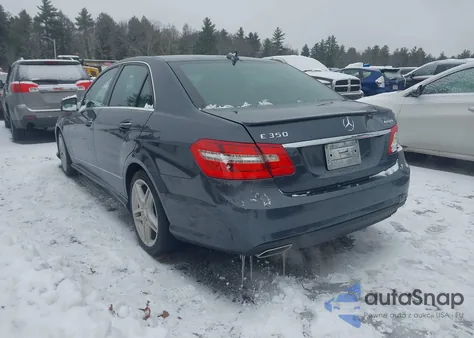 2013 Mercedes-Benz E 350 4Matic z USA, uszkodzony, nr VIN WDDHF8JB8DA767309